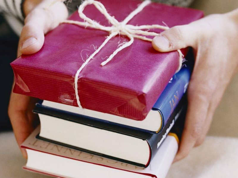 Những món quà sinh nhật tặng bạn trai ý nghĩa sách