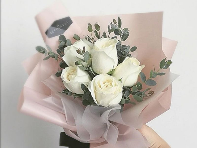 Bó hoa tươi - Quà tặng sinh nhật bạn thân là con gái không thể bỏ qua