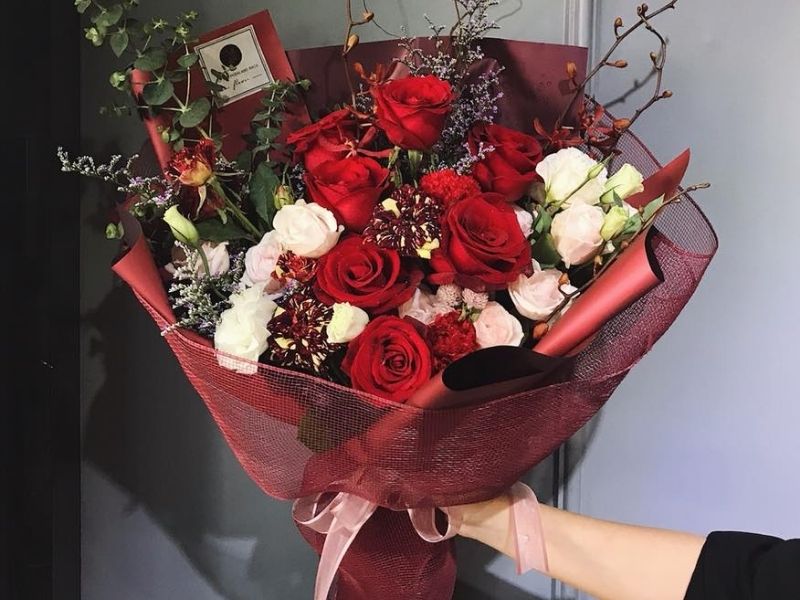Bó hoa tươi tặng vợ dưới 30 tuổi dịp sinh nhật