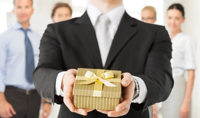 Top 5+ quà tặng cao cấp cho doanh nhân ý nghĩa không thể bỏ lỡ