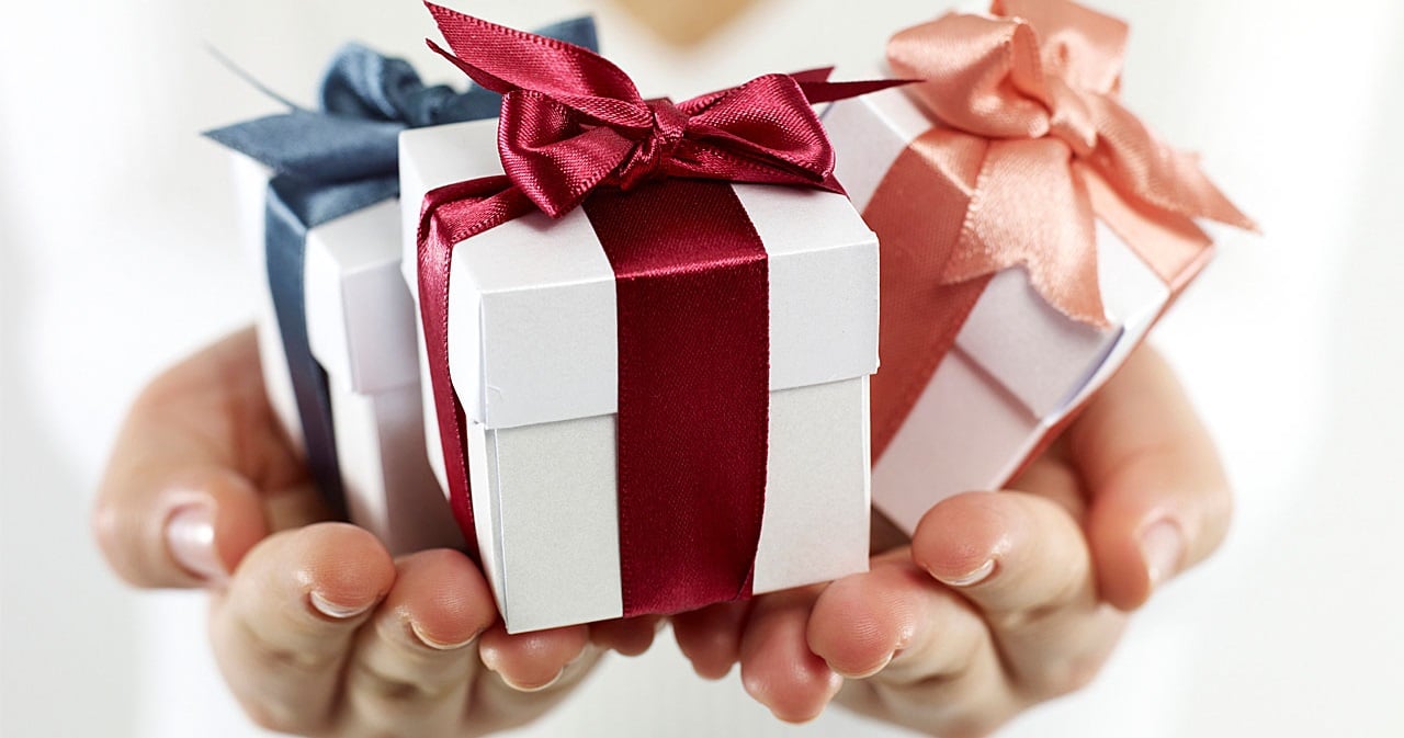 TẠI SAO QUÀ LƯU NIỆM️ TRỞ THÀNH NGHỆ THUẬT LƯU GIỮ KHOẢNH KHẮC? – GIFT BOSS