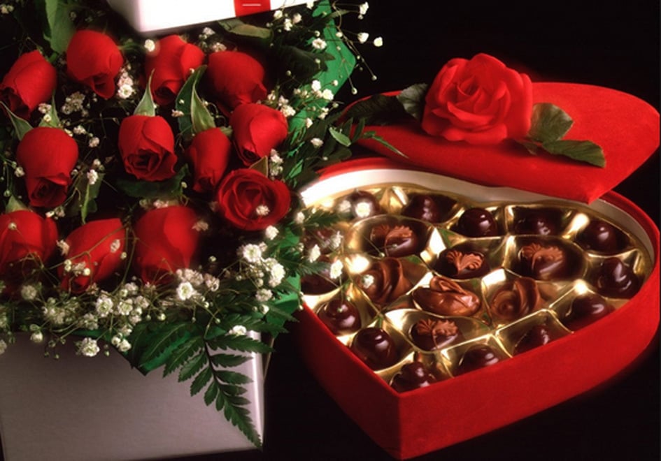 Quà valentine cho vợ/bạn gái: TOP 25 gợi ý lý tưởng 2024