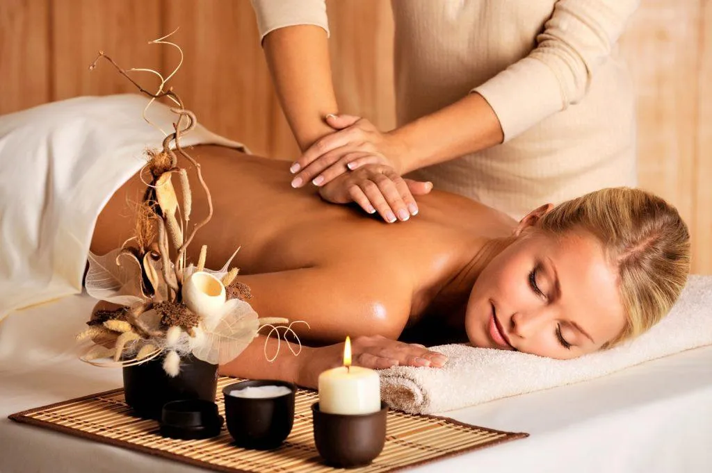 Gợi ý món quà 20/10 ý nghĩa và thiết thực cho vợ yêu sau sinh