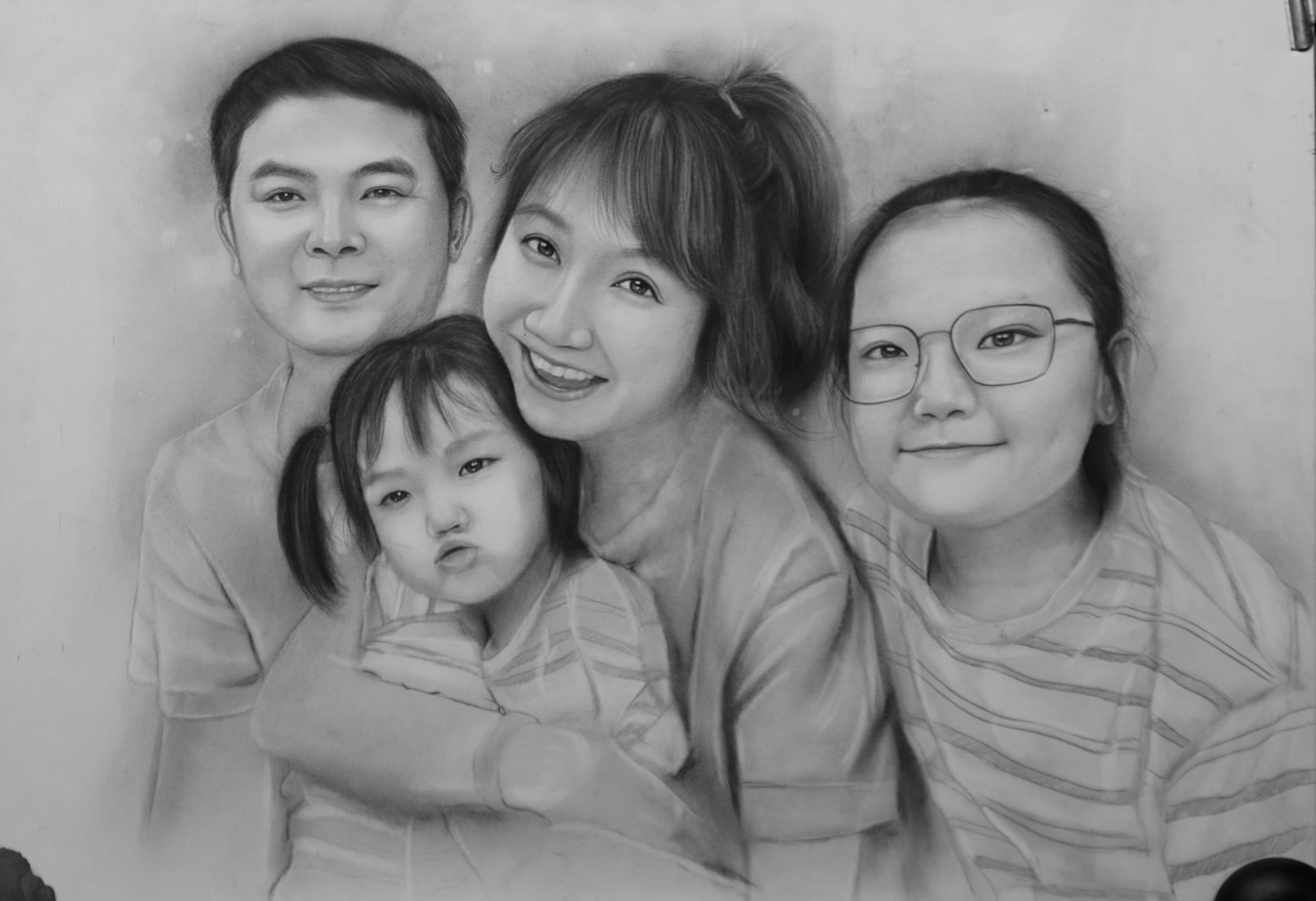 Vẽ Chân Dung TP ART: Những bức tranh chân dung chì về tình yêu