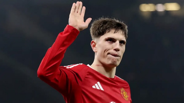 Cầu thủ bóng đá Anton Gaaei hiện đang chơi cho Ajax
