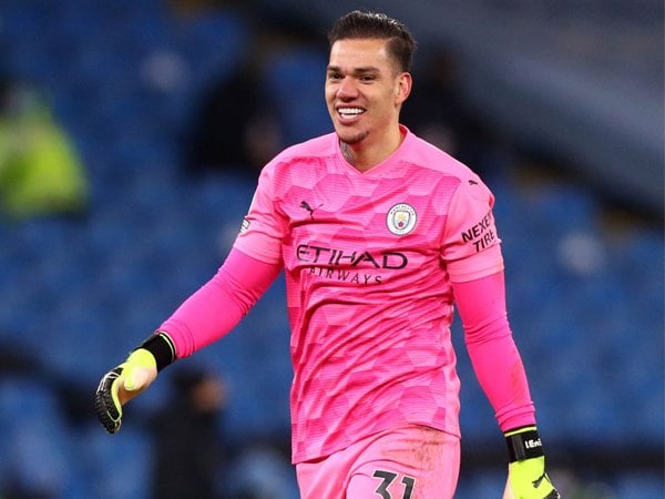 Cầu thủ Ederson Moraes của Manchester City là cầu thủ xuất sắc nhất châu Âu.