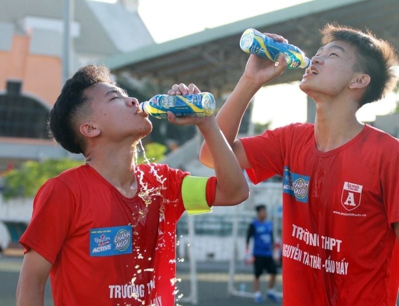 Tìm hiểu 5 cách giúp phục hồi cơ bắp, thể lực sau đá bóng | Sport9 Việt Nam
