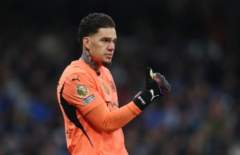 Ederson: Thủ môn xuất sắc nhất Ngoại hạng Anh