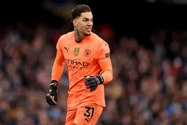 Ederson: Thủ môn xuất sắc nhất Ngoại hạng Anh