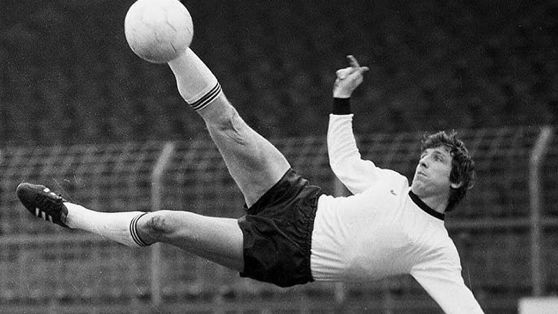 Klaus Fischer cũng có dấu ấn rất lớn Klaus Fischer – tiền đạo Đức xuất sắc