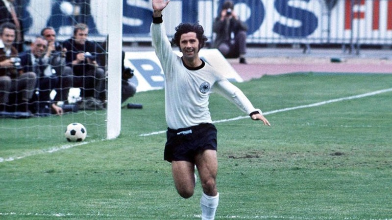 Gerd Muller mang biệt danh vua dội bom với thành tích và khả năng vĩ đại của mình Gerd Muller – tiền đạo Đức xuất sắc nhất lịch sử bóng đá