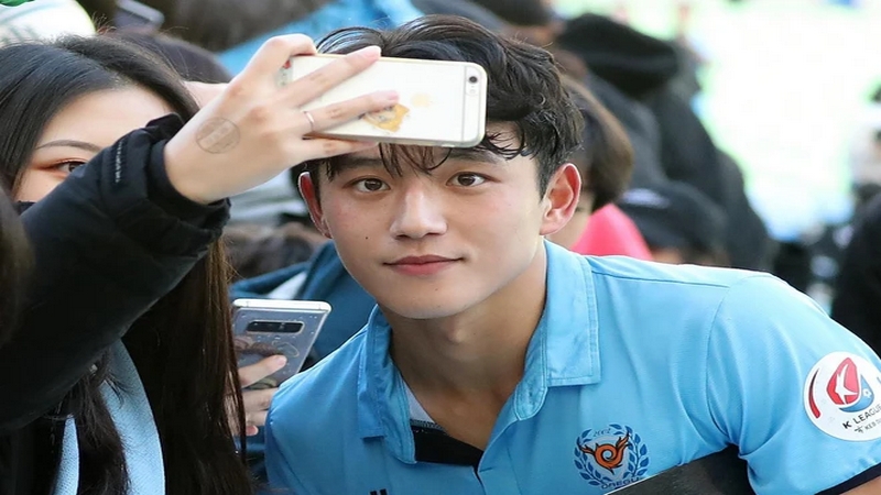 Jeong Seung-Won là cầu thủ Hàn Quốc đẹp trai nhất Jeong Seung-Won - Vẻ đẹp nam thần trên sân cỏ