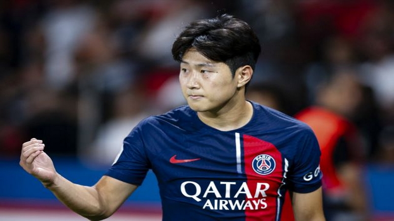 Lee Kang In của PSG cũng mang sự thu hút lớn Lee Kang-in - Mỹ nam trẻ tuổi tài năng