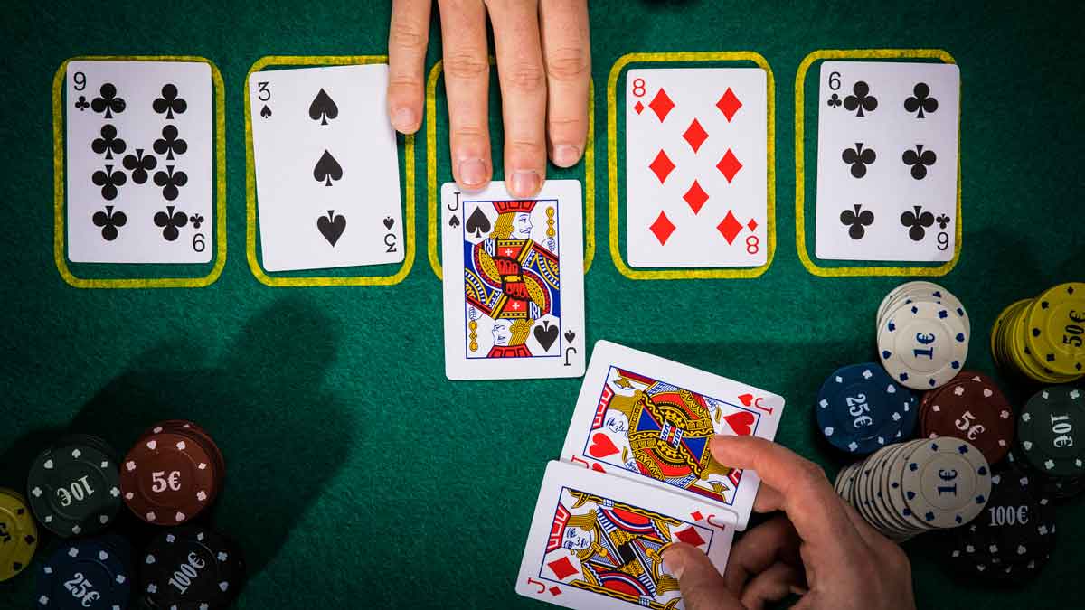 Cách chơi bộ ba trong poker | Natural8