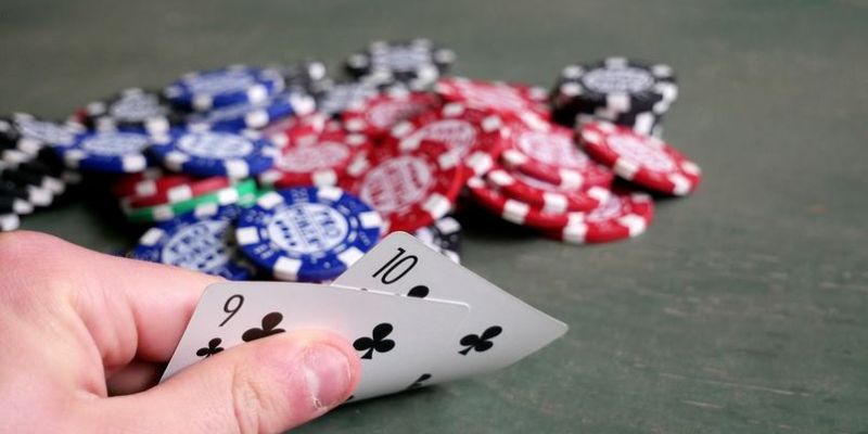 Thứ tự bài Poker là gì? Cách sắp xếp thứ tự bài chuẩn nhất